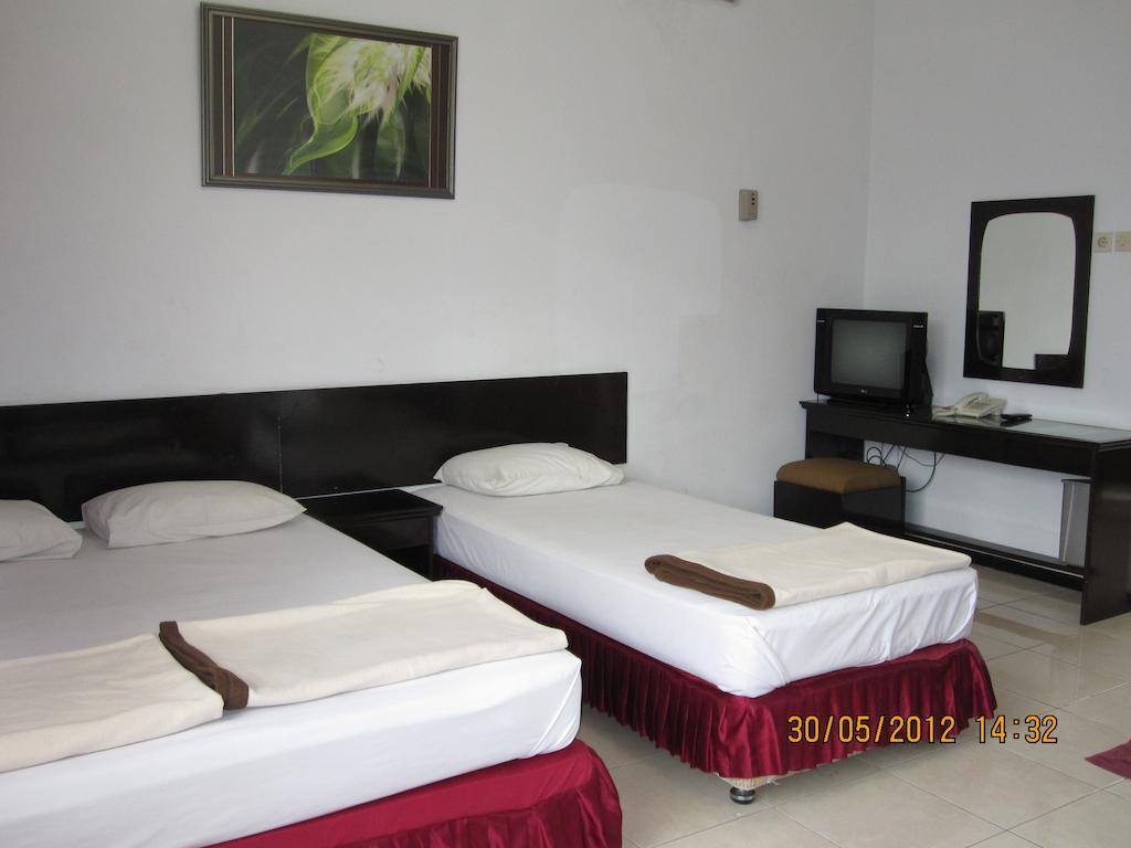 Hotel Santosa Malang Pokój zdjęcie